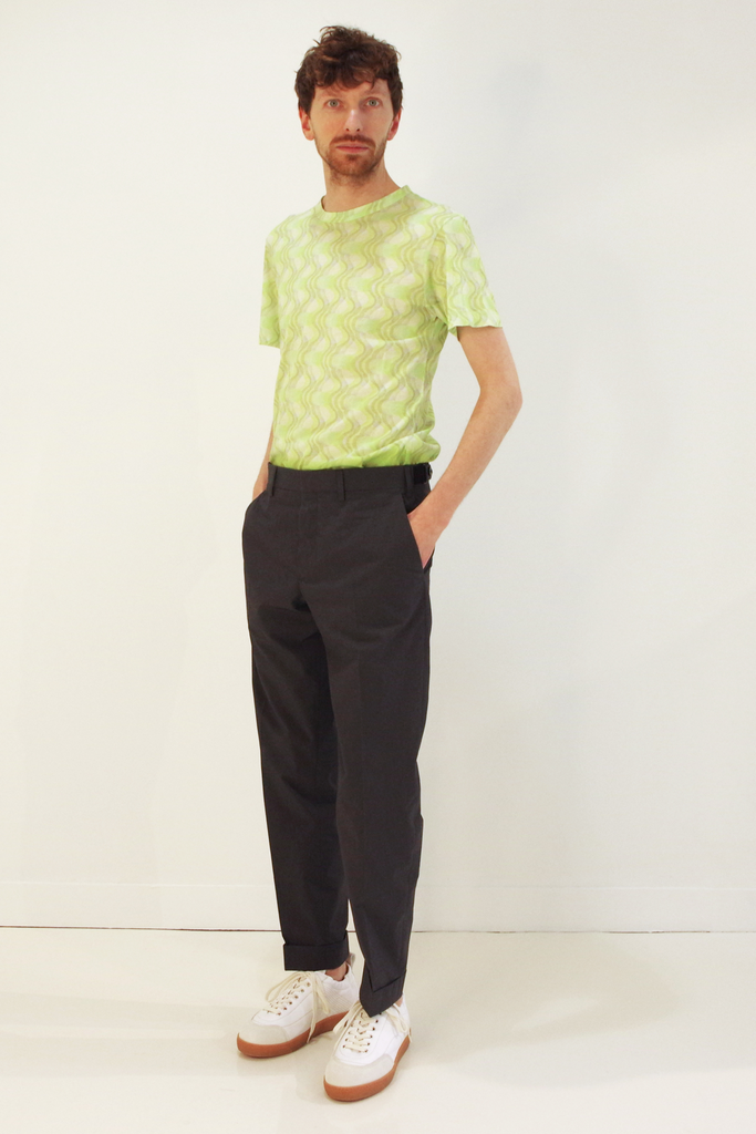 REGULAR FIT, CROPPED LEG WITH CUFF, MID-RISE