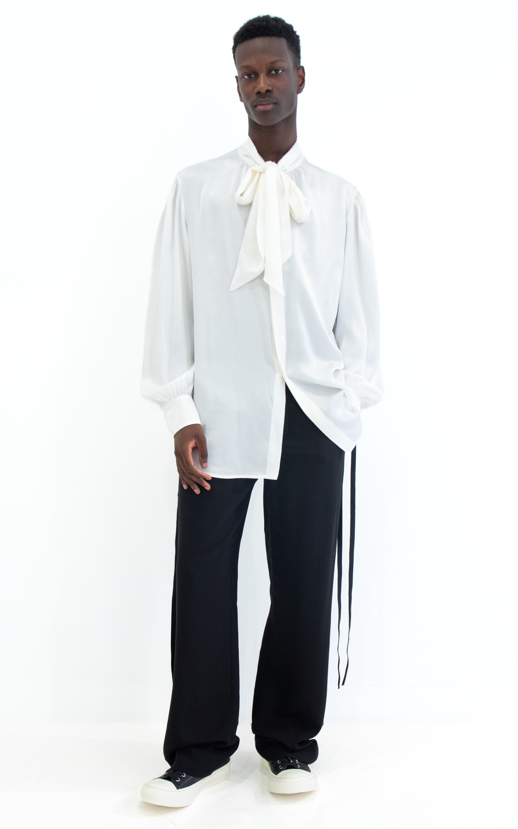 Runo Bow Tie Collar Shirt