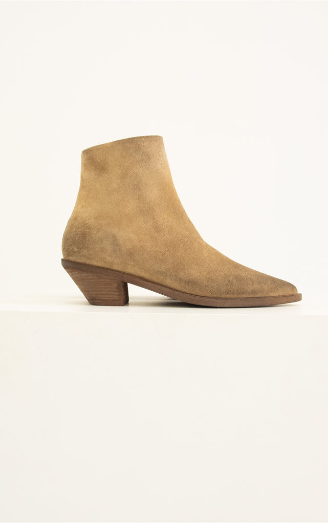 Suede boots