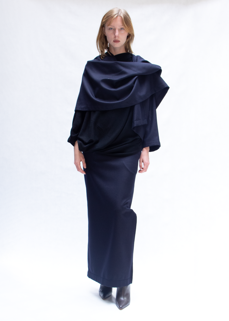 Asymmetric cape