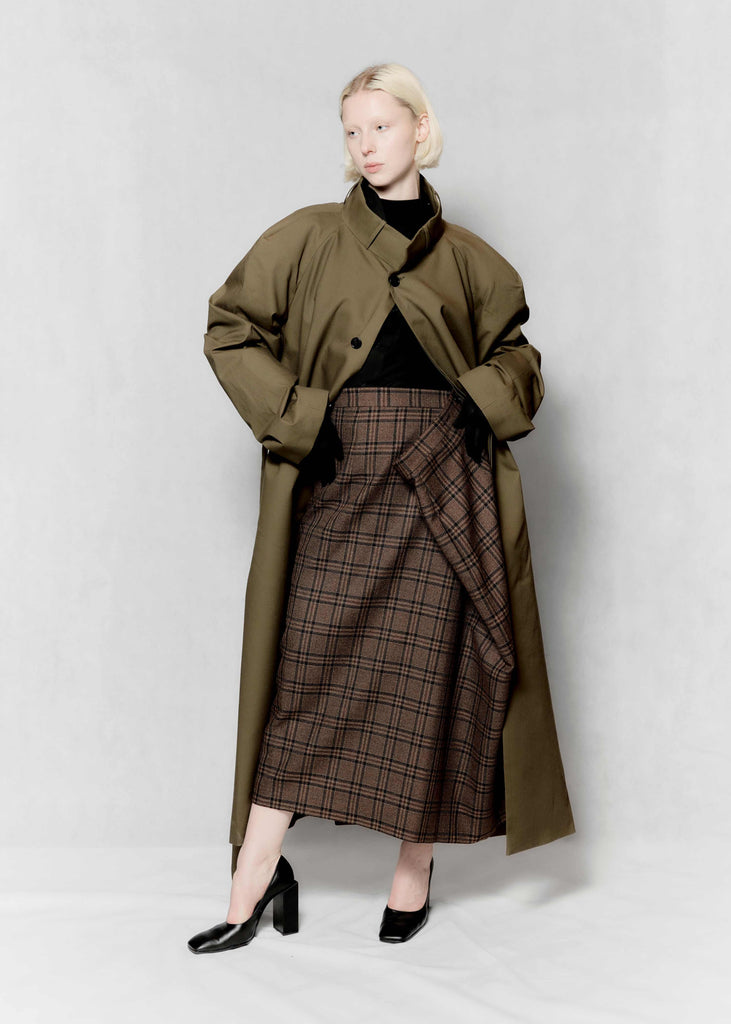 Multiple ways skirt trench