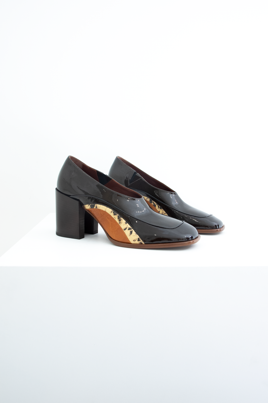 Heeled pump