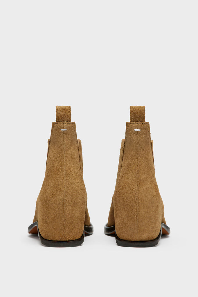 Heel-less chelsea boots