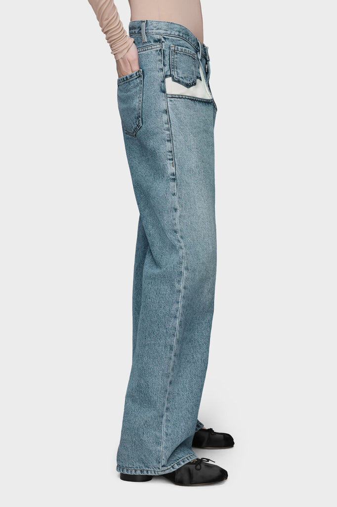 Straight jeans with contrasted pockets