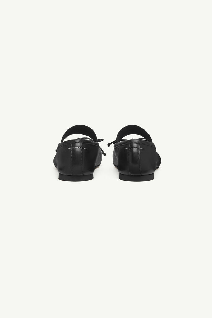 Anatomic ballerinas
