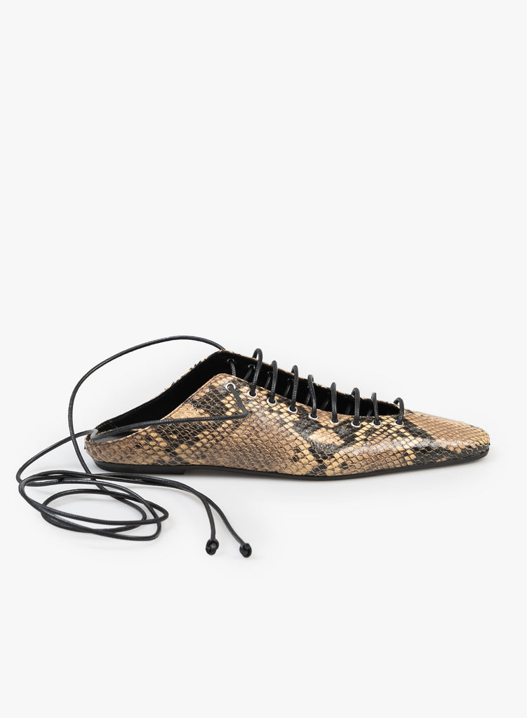Lace up flat shoes