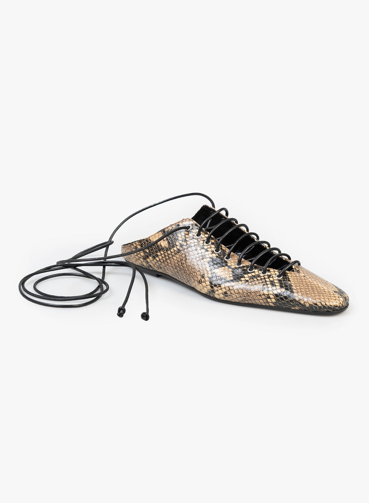 Lace up flat shoes