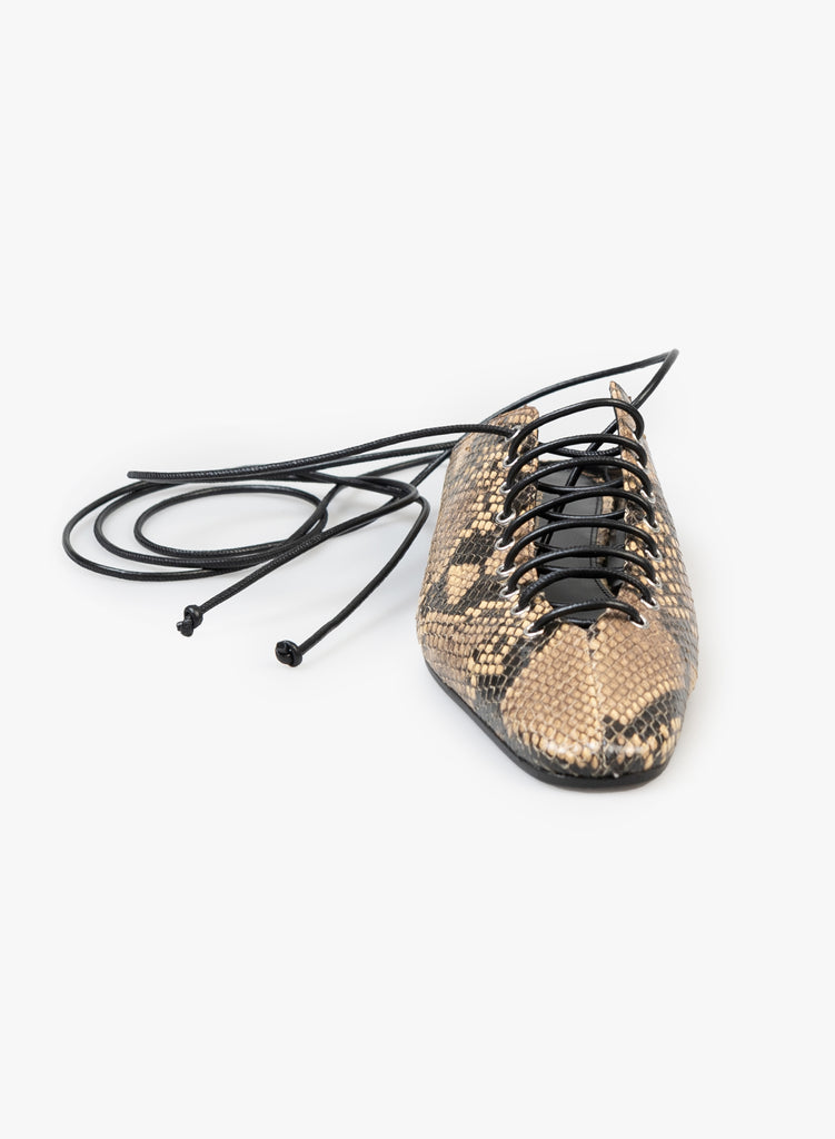 Lace up flat shoes